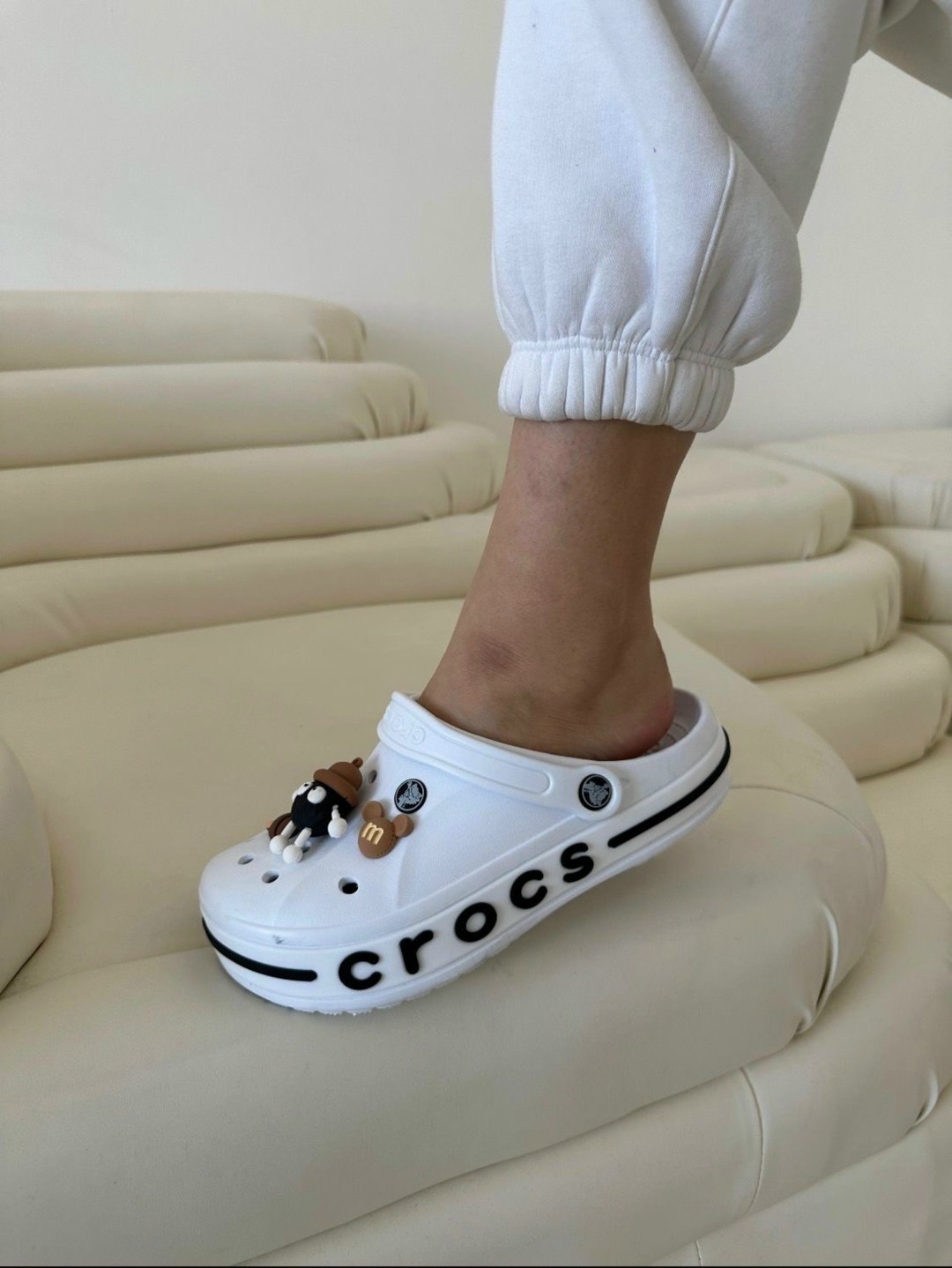 crocs женские,кроксы женские,,кроксы модные,новые кроксы