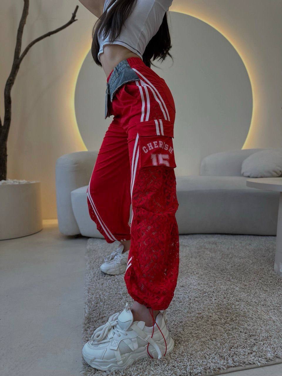 спортивные брюки,спортивные штаны,модные образы,спортивные женские штаны,модные спортивные женские брюки 2026