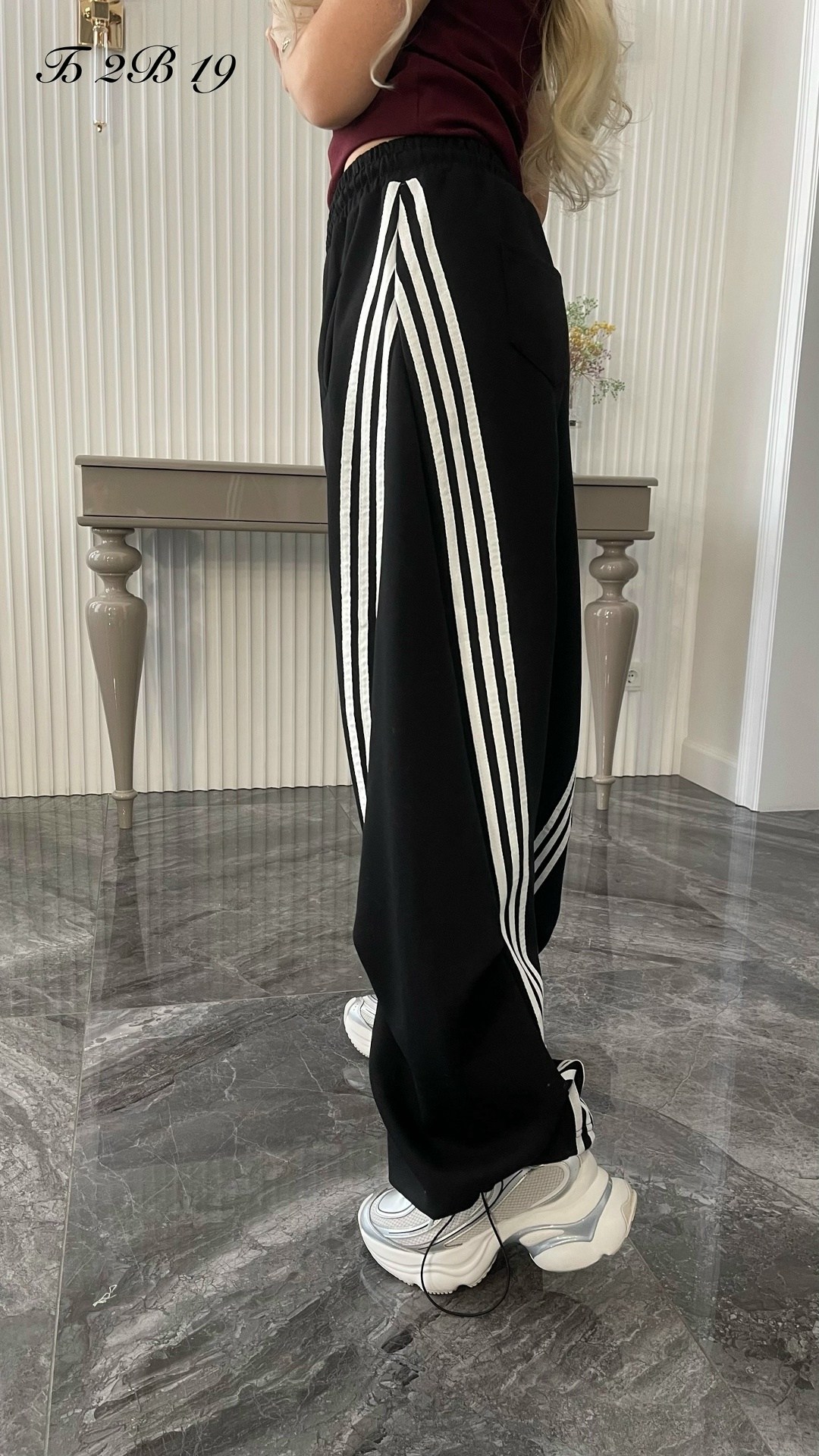 спортивные женские штаны с лампасами,брюки спортивные,спортивные штаны,брюки женские широкие,штаны широкие
