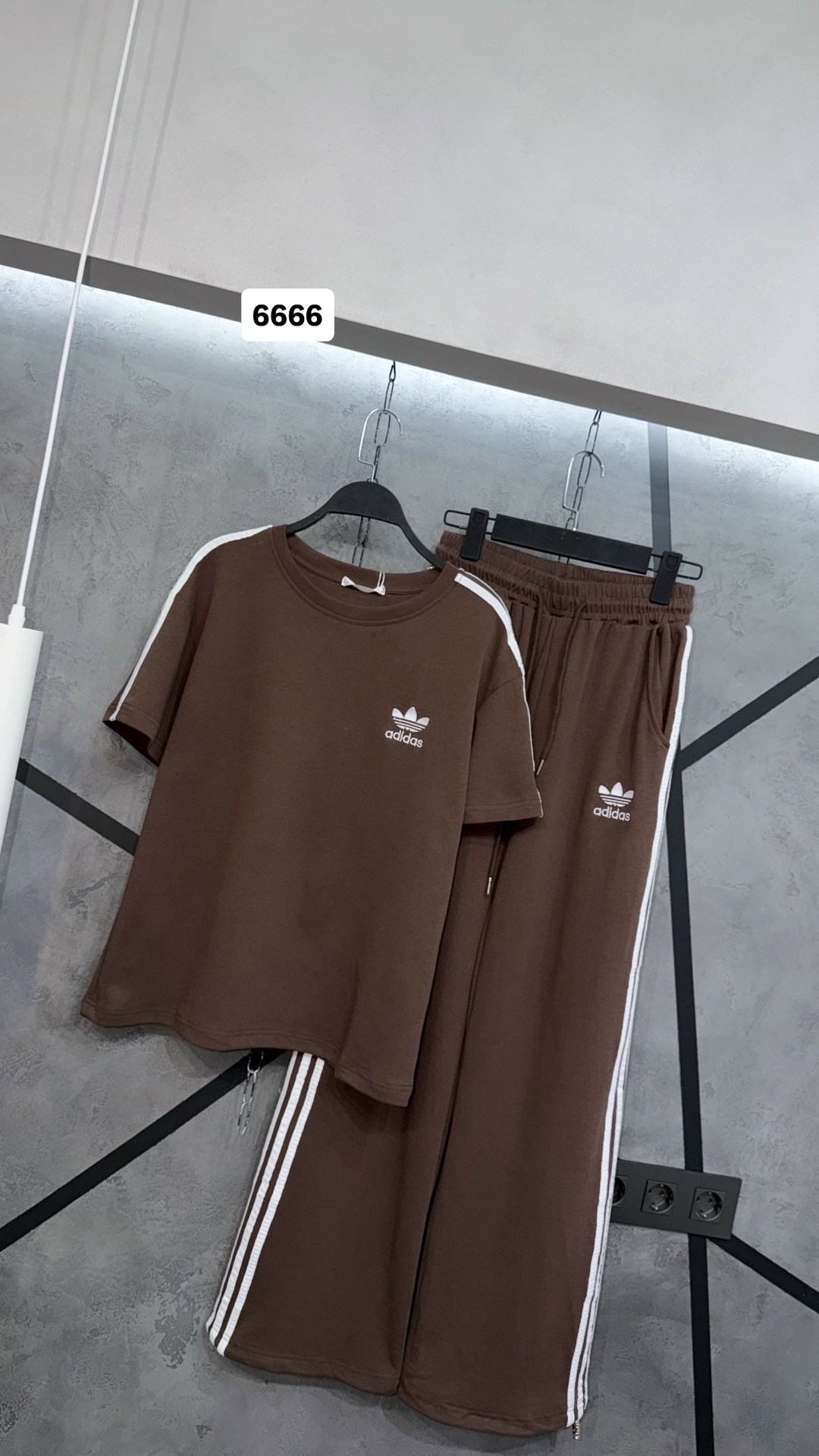 спортивный костюм adidas,комплект одежды adidas sportswear,костюм спортивный женский adidas,спортивный костюм,костюм женский спортивный