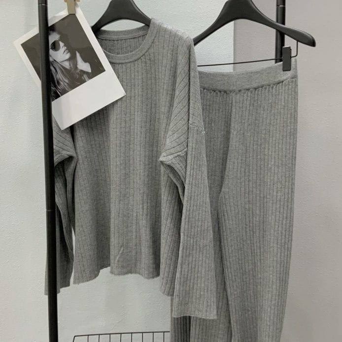 трикотажные костюмы,женский трикотажный костюм из двух предметов,трикотажные костюмы женские,вязаные костюмы женские,вязаные костюмы