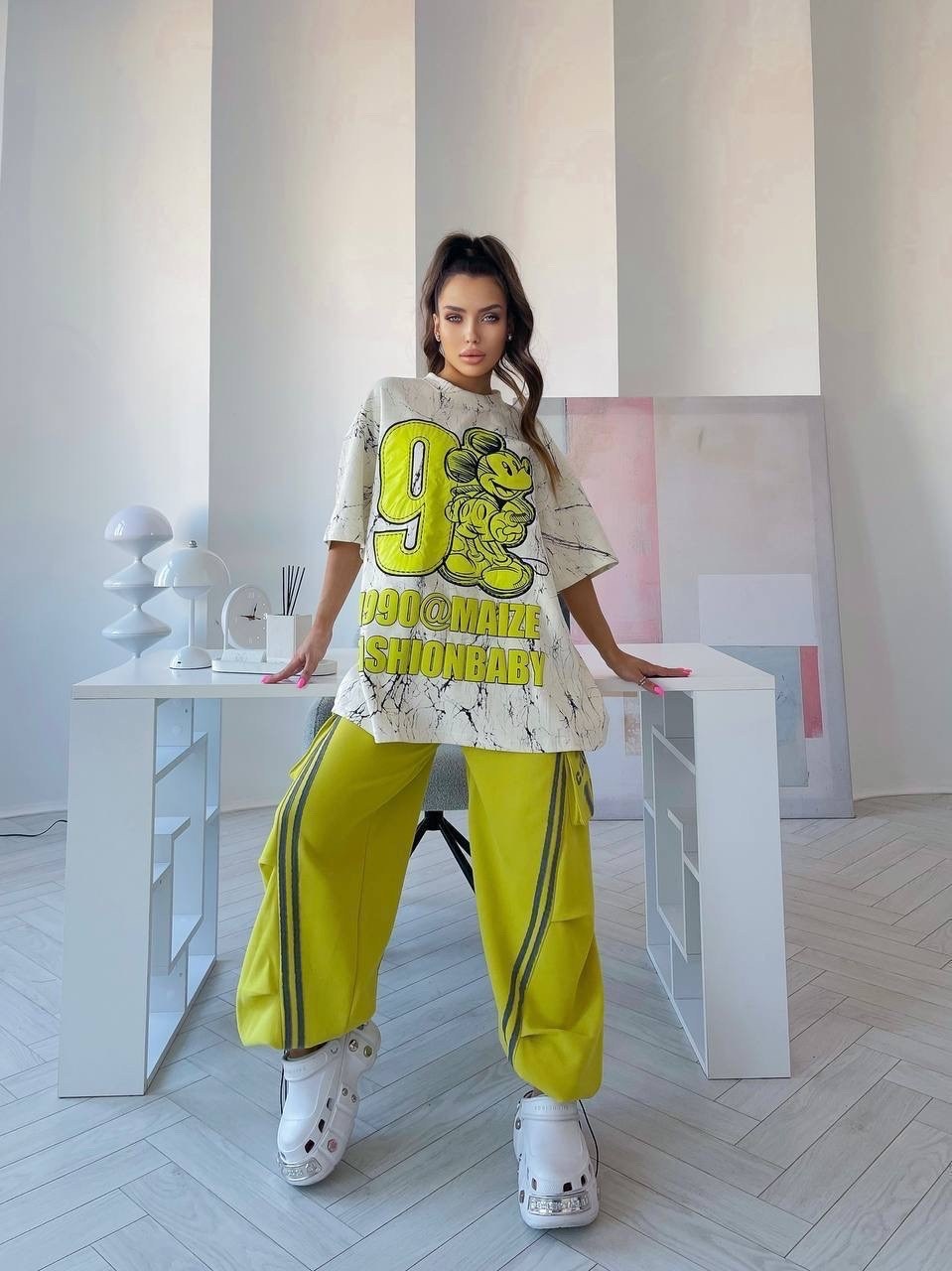 стильные костюмы,футболка женская оверсайз,футболки оверсайз с принтами,женская футболка,спортивные костюм