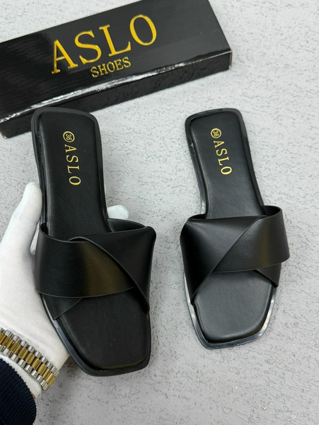 ,женские шлепанцы,модные шлепанцы,шлепанцы летние женские,шлепанцы на плоской подошве