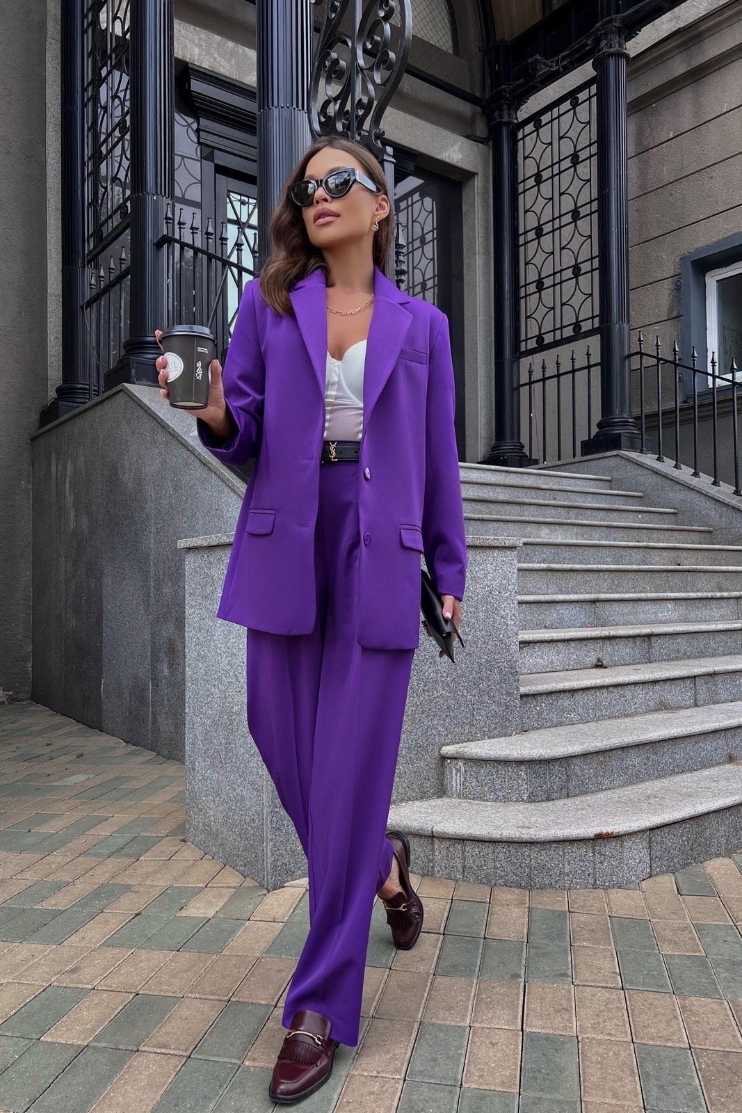 белый брючный костюм с топом,брючный костюм continental fashion 0211-09 белый,белый костюм брючный,костюм брючный с топом,костюм брючный женский с топом