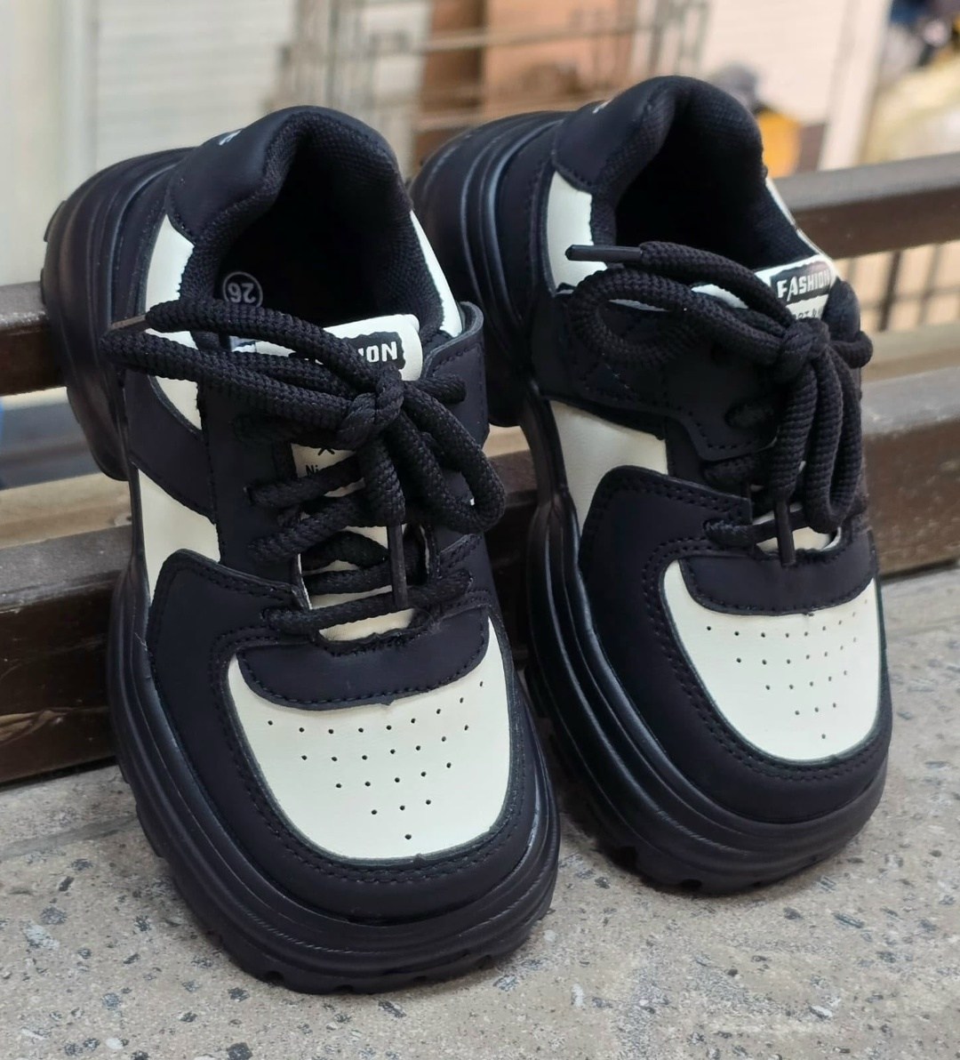 кроссовки женскиe,,кроссовки модные,классические кроссовки женские,массивные кроссовки