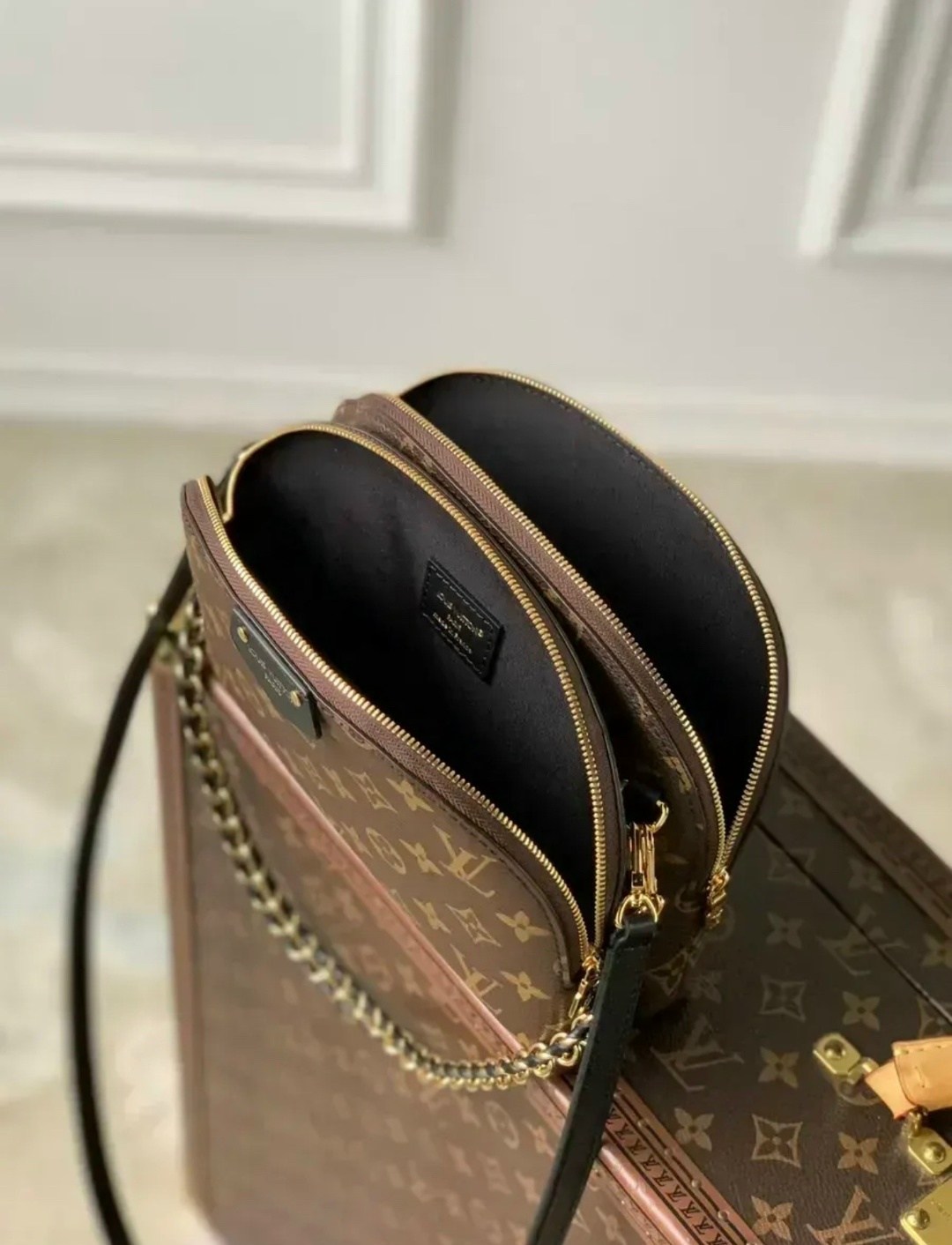 женская сумка louis vuitton,louis vuitton сумка на плечо,сумка louis vuitton,луи виттон сумка,louis vuitton сумка на плечо слинг