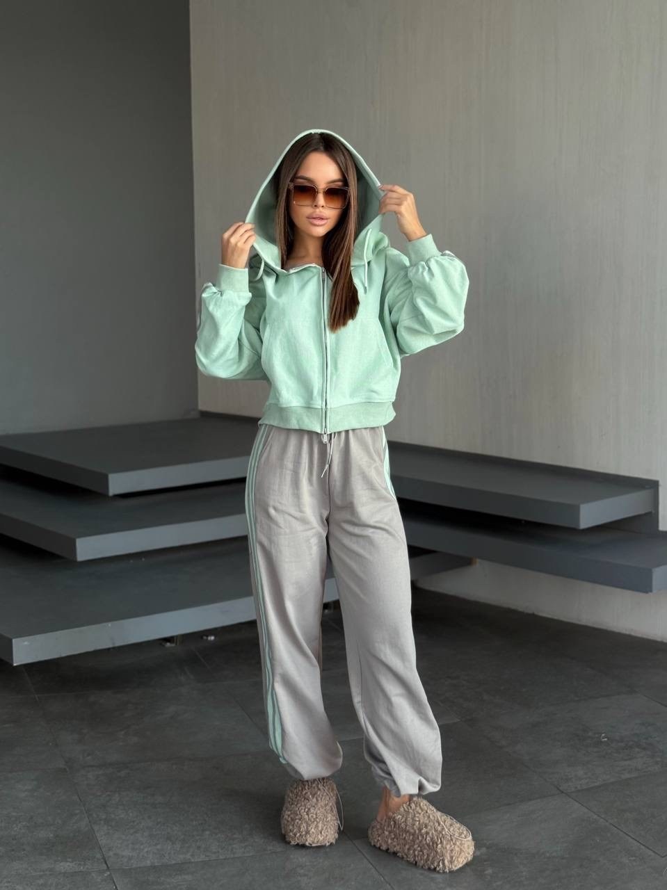 розовые костюмы,женские костюмы,женский спортивный костюм,спортивный костюм,костюм велюровый