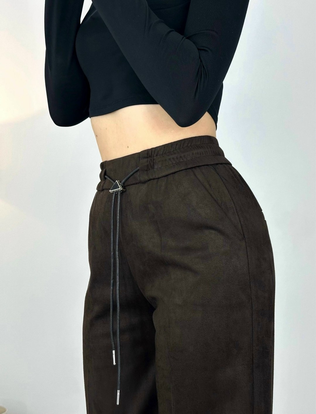 брюки коричневые микровельвет shinelbrend,женские вельветовые брюки с высокой талией maillard,брюки классические,женские вельветовые плотные брюки,замшевые брюки