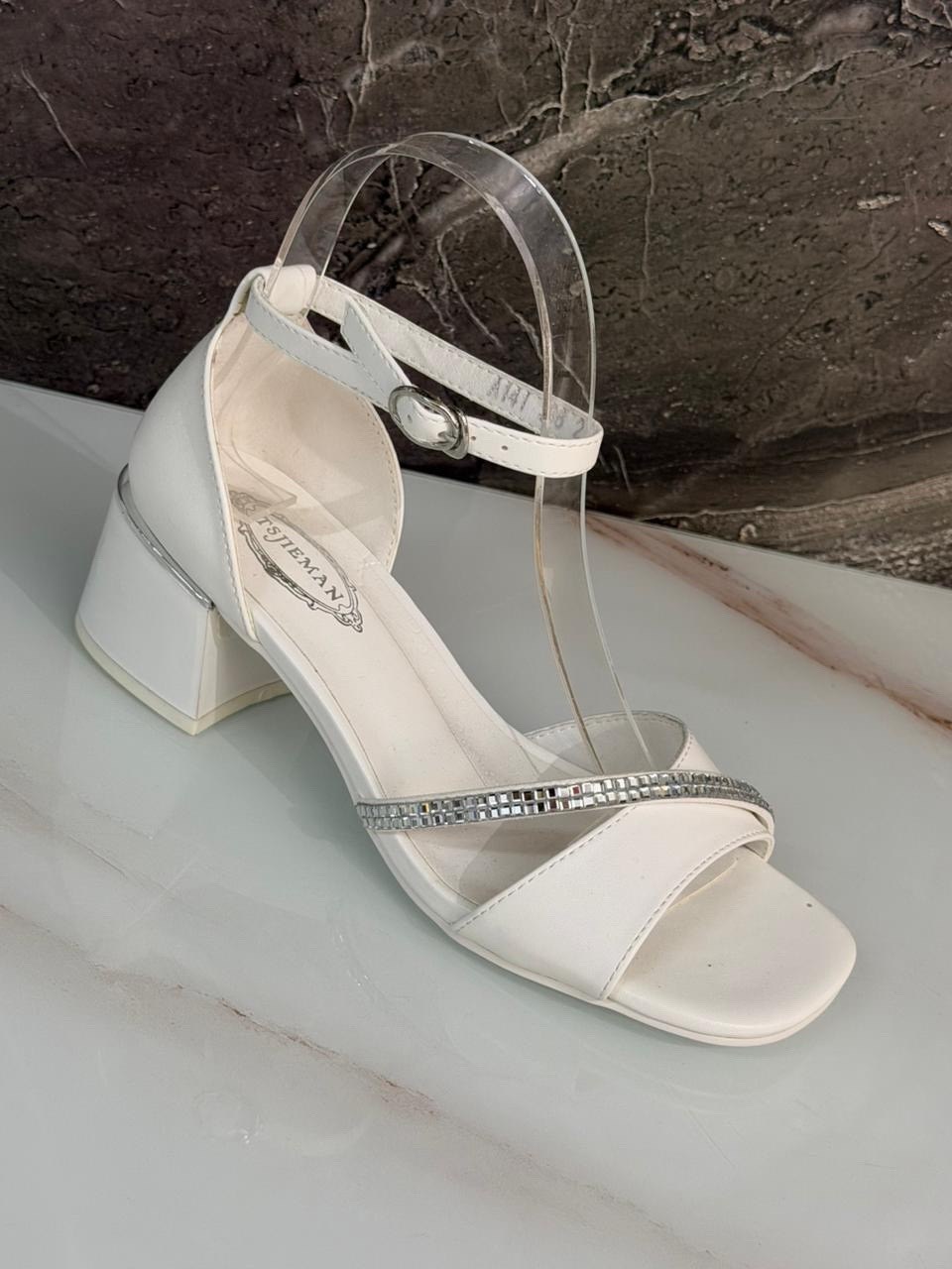 босоножки женские,босоножки на каблуках,стильные босоножки,элегантные босоножки,босоножки кожа