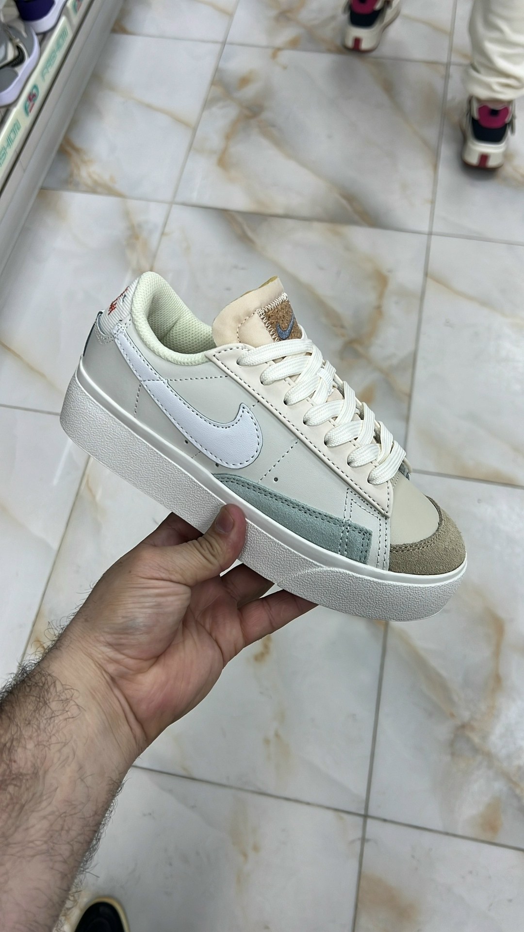 кроссовки nike wmns blazer low 'triple white',кроссовки nike blazer low,женские кроссовки nike blazer low,кроссовки,женские кроссовки nike blazer low platform