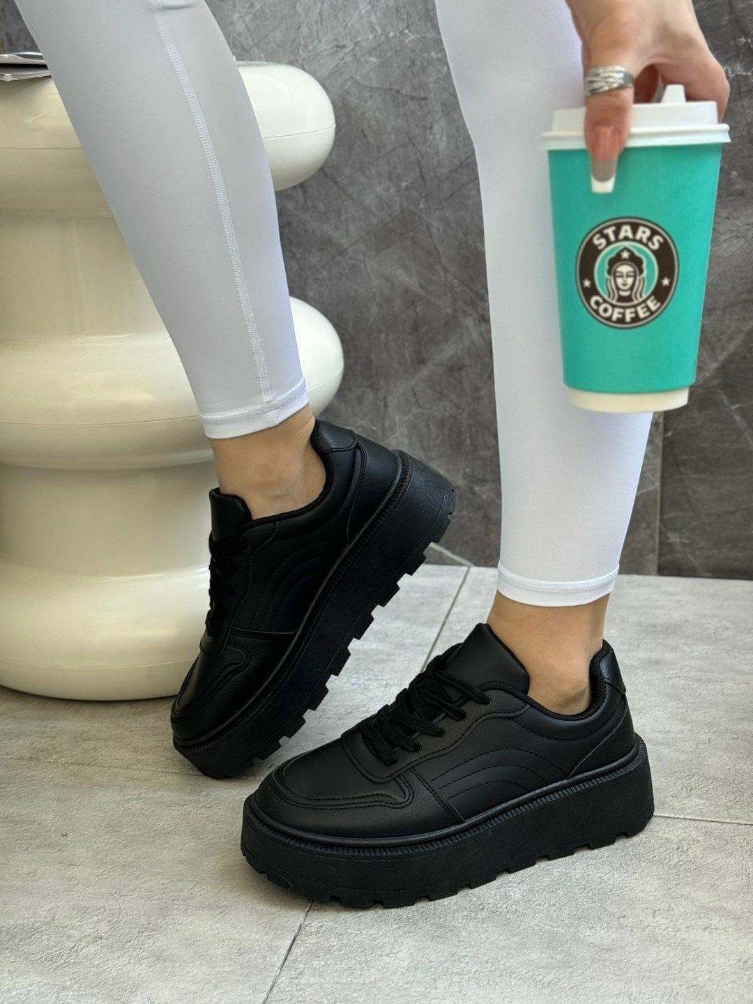 ,женские кроссовки,белые кроссовки,кроссовки,спортивная