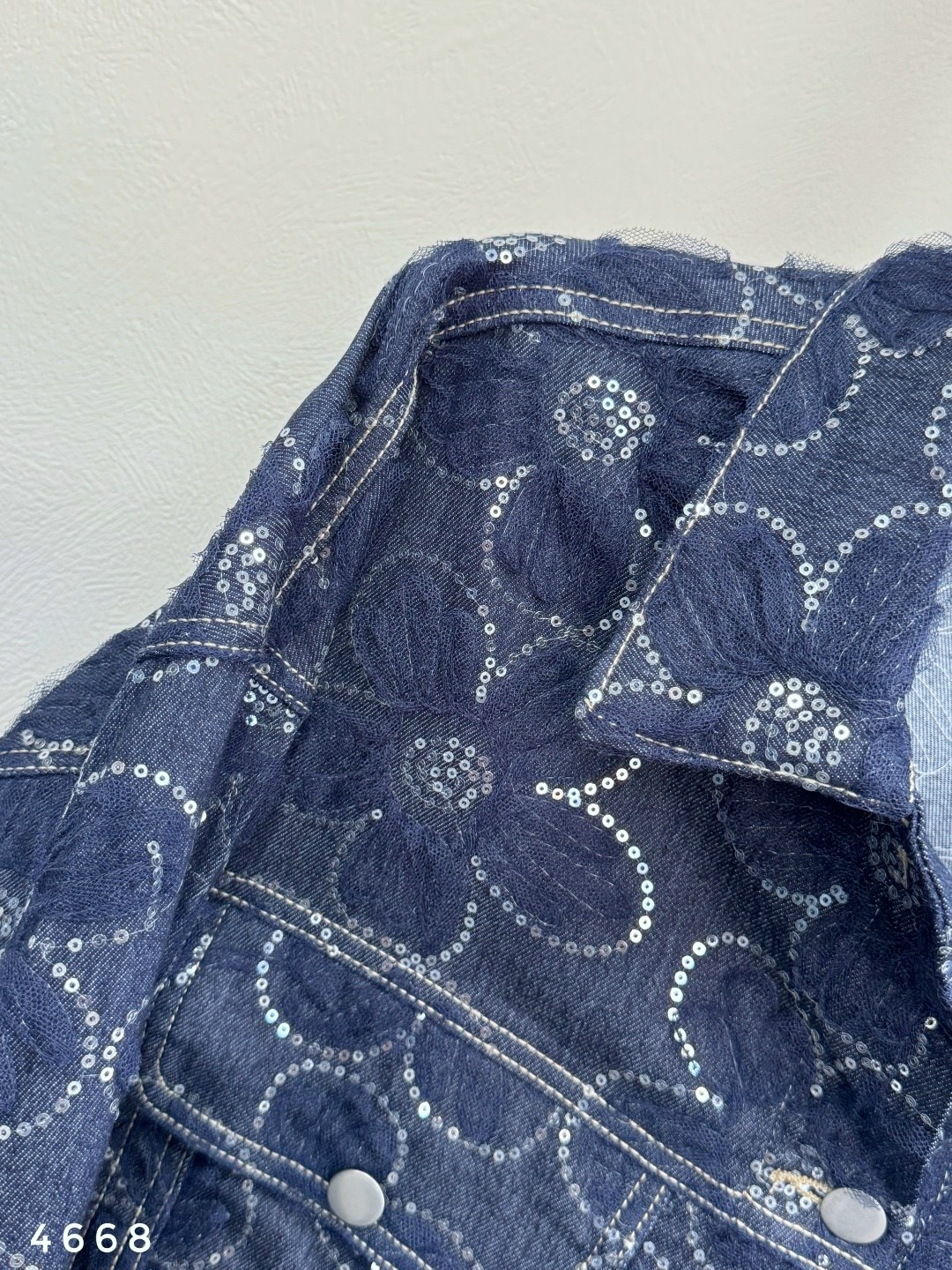 остин джинсовая куртка женская,джинсовая куртка,куртка джинсовая louis vuitton,джинсовая куртка с принтом,модные джинсовые куртки