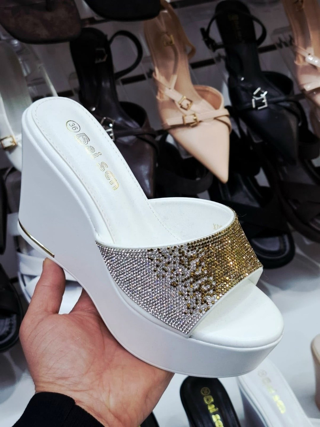 ,шлепки на платформе,женские босоножки,шлепанцы женские,женская