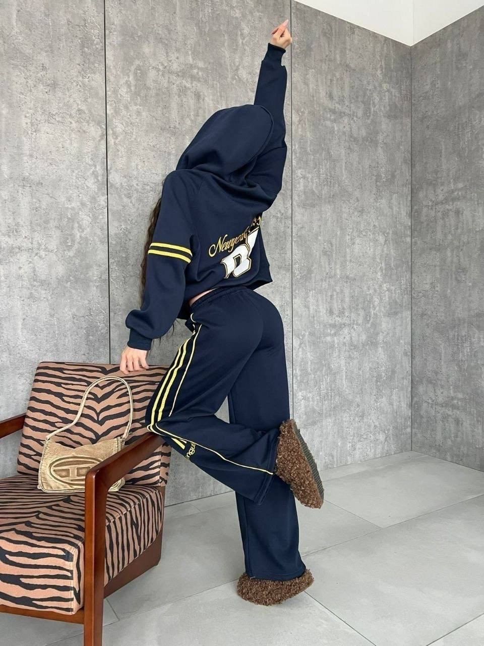 стильные костюмы,женский спортивный костюм,женский костюм,спортивный костюм,стильные женские костюмы