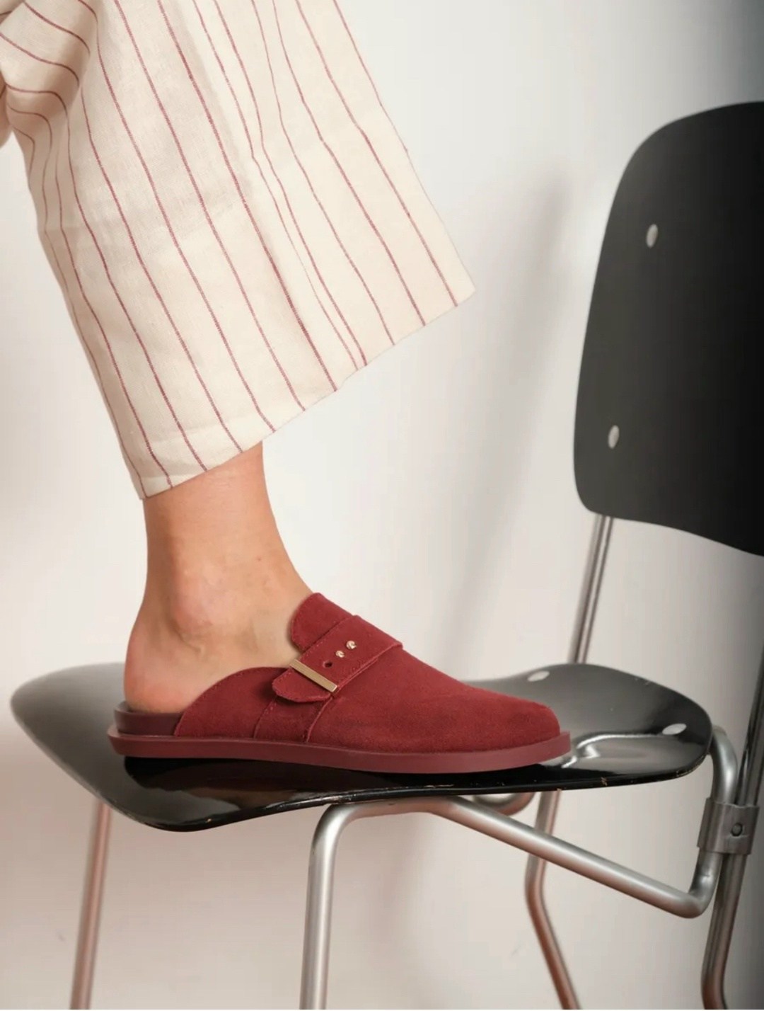 ,модные тапочки,обуви,мюли женские,модные шлепанцы