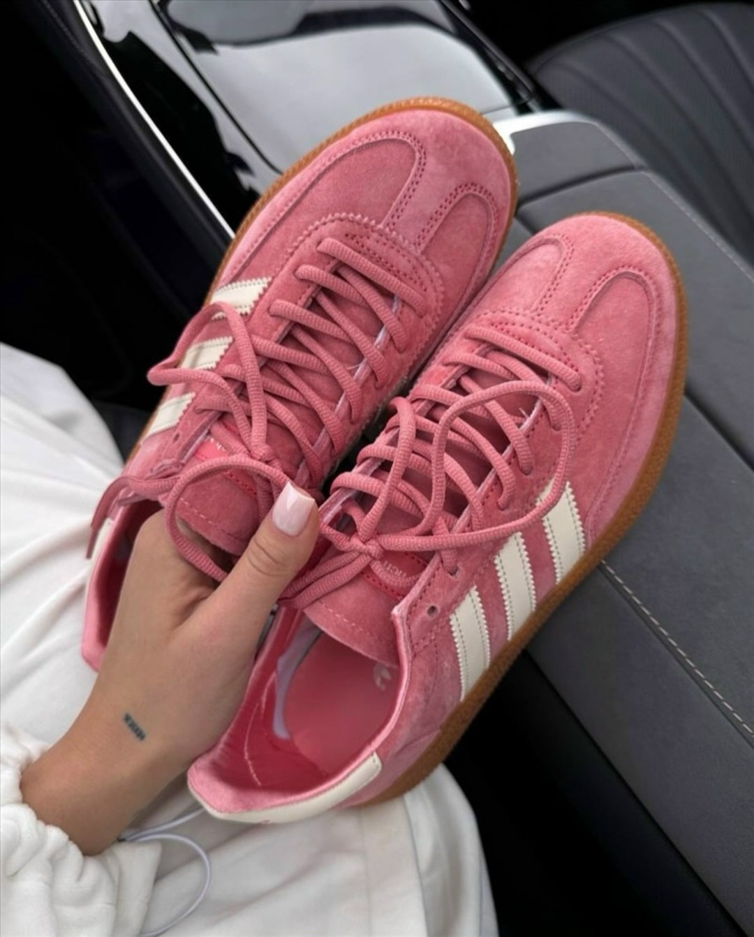 женские кроссовки adidas,кроссовки adidas spezial,кроссовки adidas,,женские кроссовки