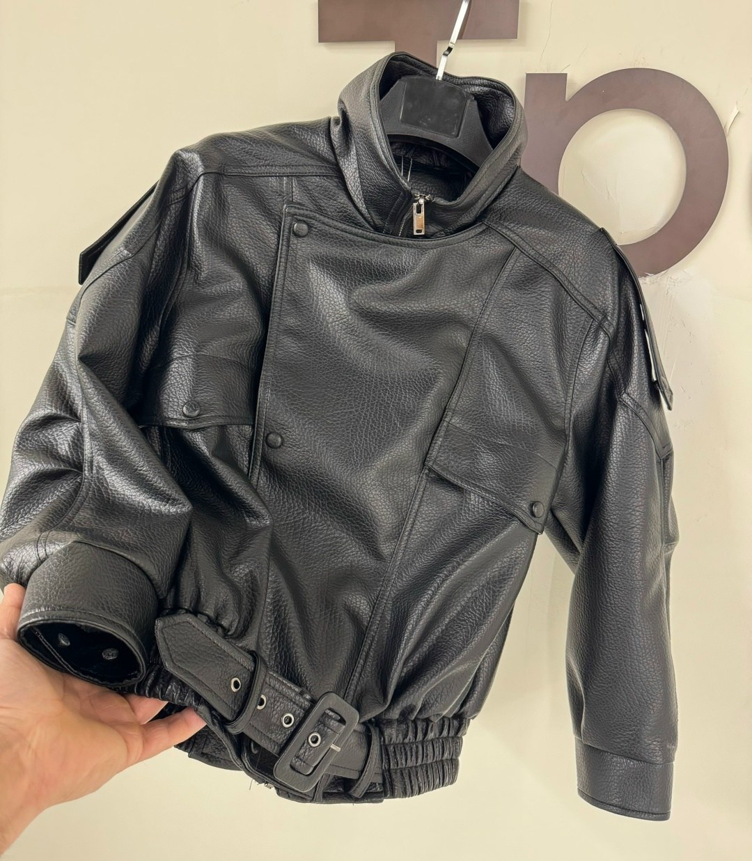 кожаная куртка,куртка косуха,кожаная куртка женская,косуха оверсайз,куртка косуха женская