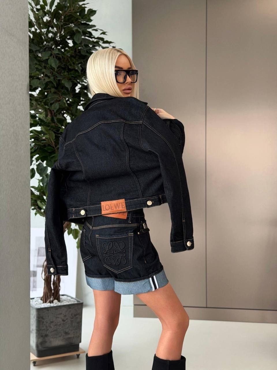 джинсовые шорты,образ с шортами,мода стиль,шорты женские