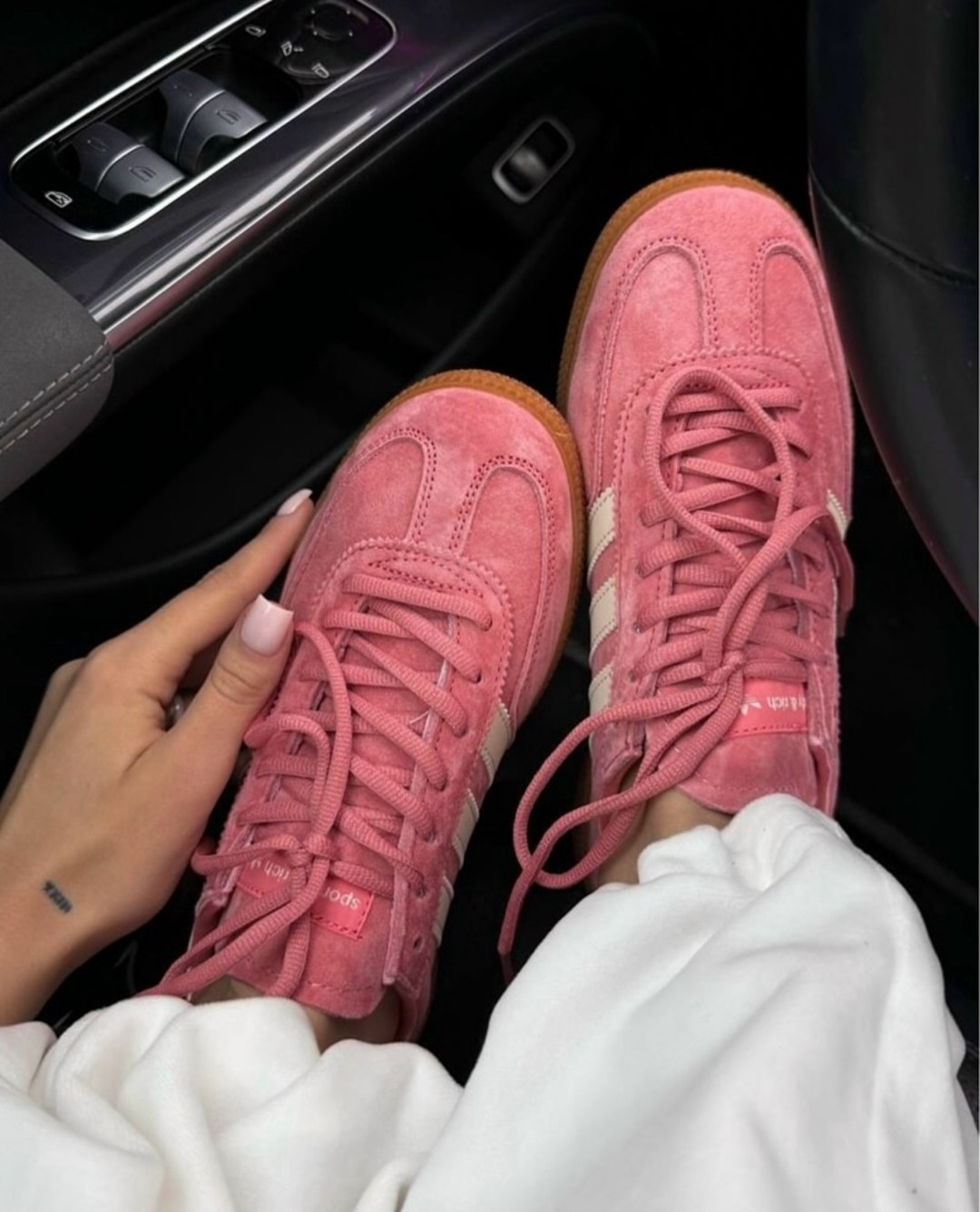 женские кроссовки adidas,кроссовки adidas spezial,кроссовки adidas,,женские кроссовки