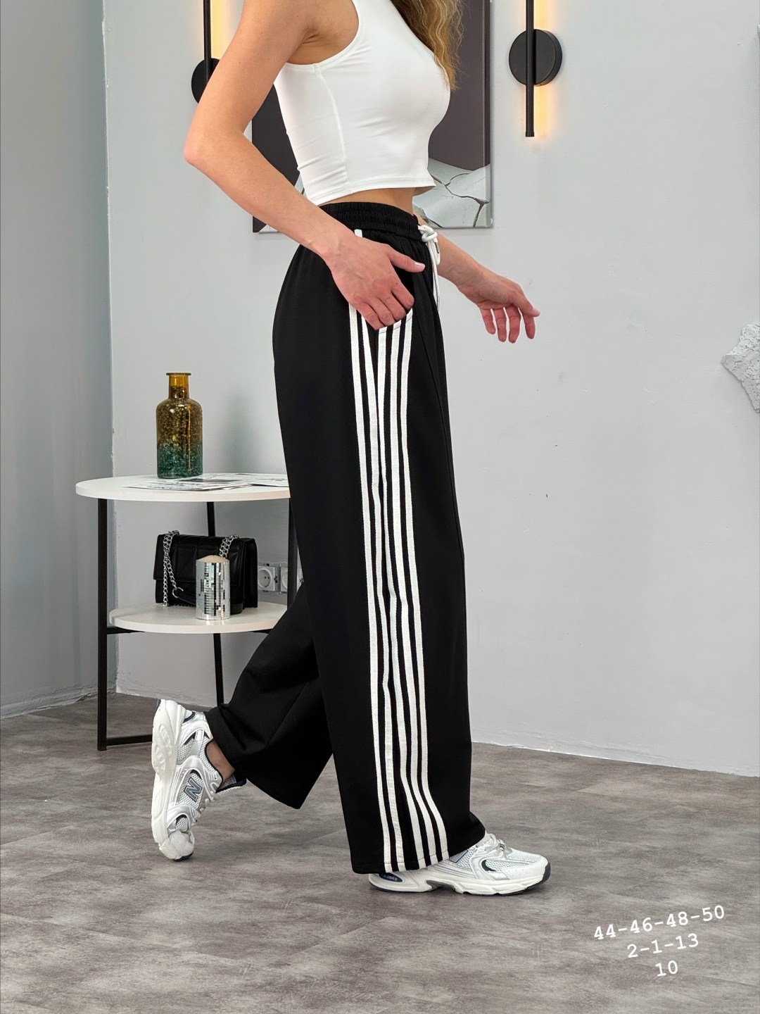 спортивные штаны,спортивные женские штаны,брюки спортивные,спортивные женские штаны с лампасами,спортивные штаны adidas