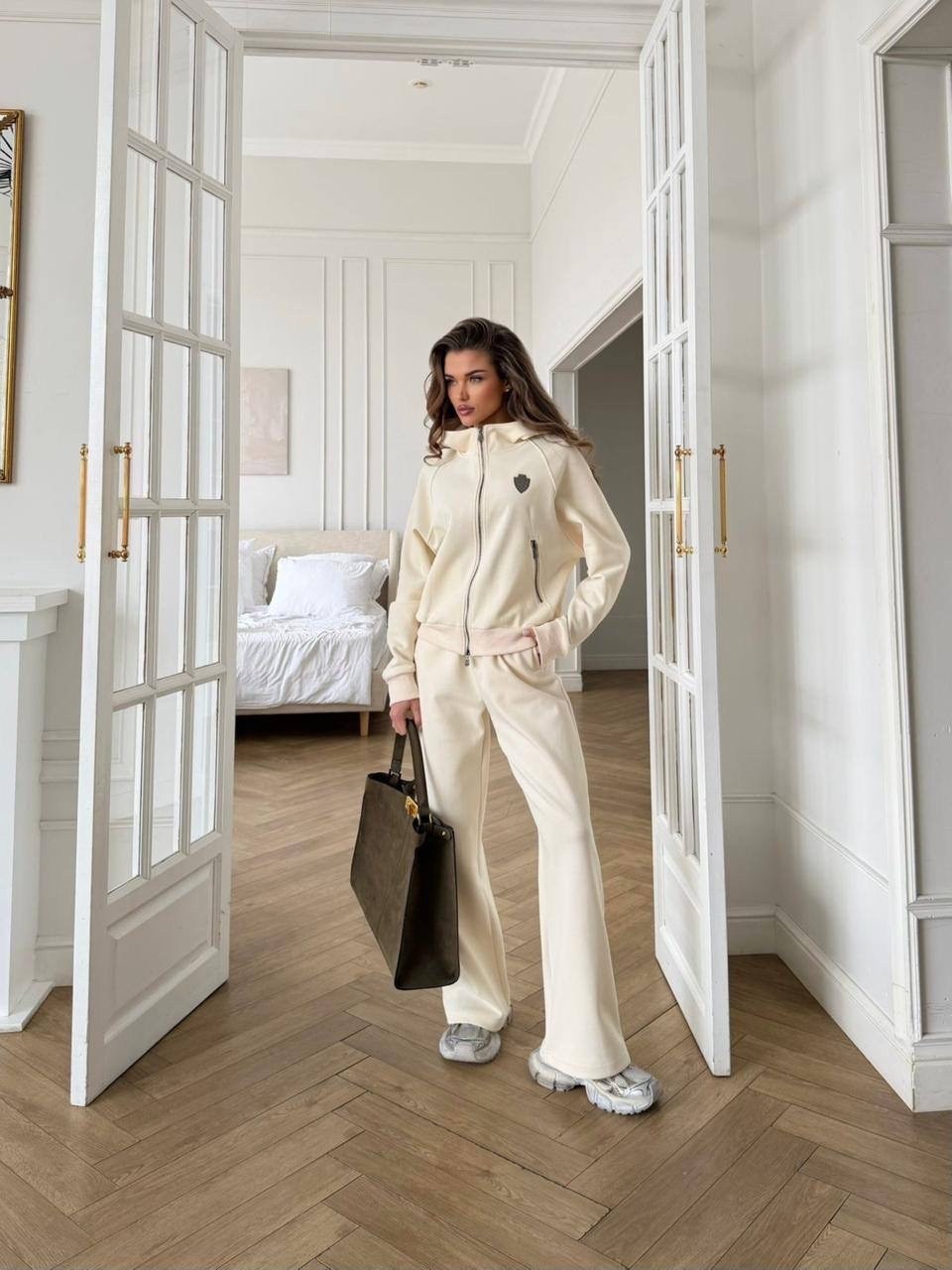 костюм с брюками,трикотажные костюмы,женский костюм,женский трикотажный костюм,костюм для женщин