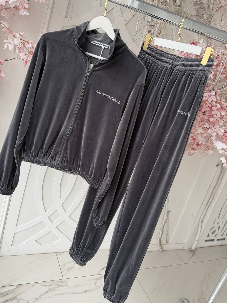 велюровый костюм,костюм велюровый женский,велюровый спортивный костюм,костюм из велюра,женский велюровый спортивный костюм