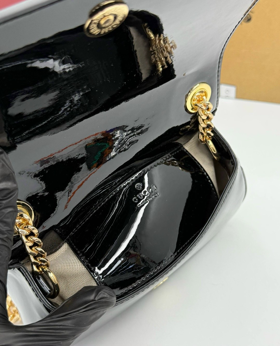 сумка gucci,женская сумка gucci,сумка на плечо gucci,гуччи сумка,сумка через плечо с клапаном gucci