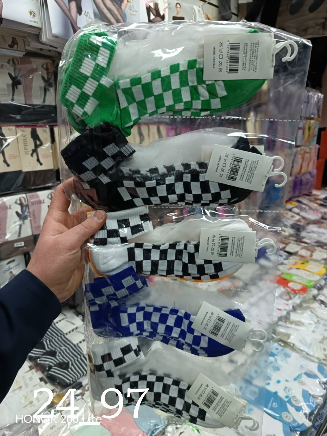 шахматные носки,носки модная,носки средней длины,носки в клетку,длинные носки