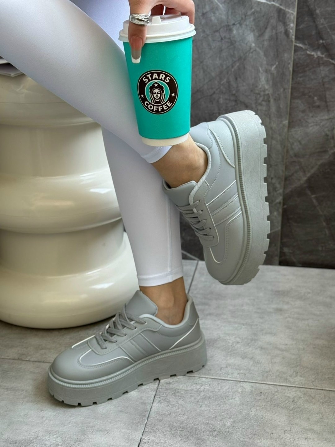 ,женские кроссовки,белые кроссовки,кроссовки,спортивная