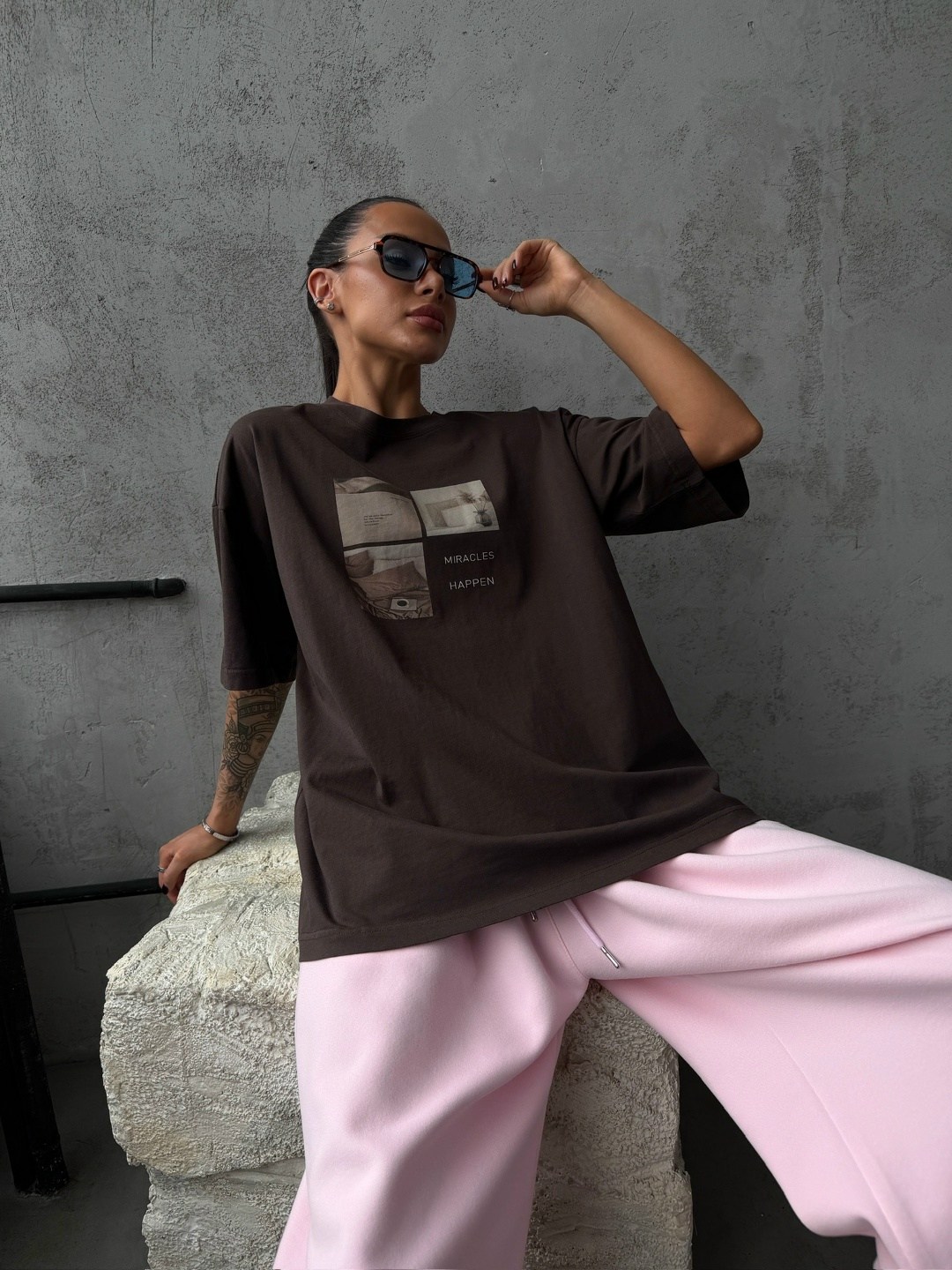 футболка оверсайз с принтом удлиненная tettavi,розовая футболка оверсайз,футболка женская оверсайз лия,женская футболка оверсайз,футболки оверсайз с принтами