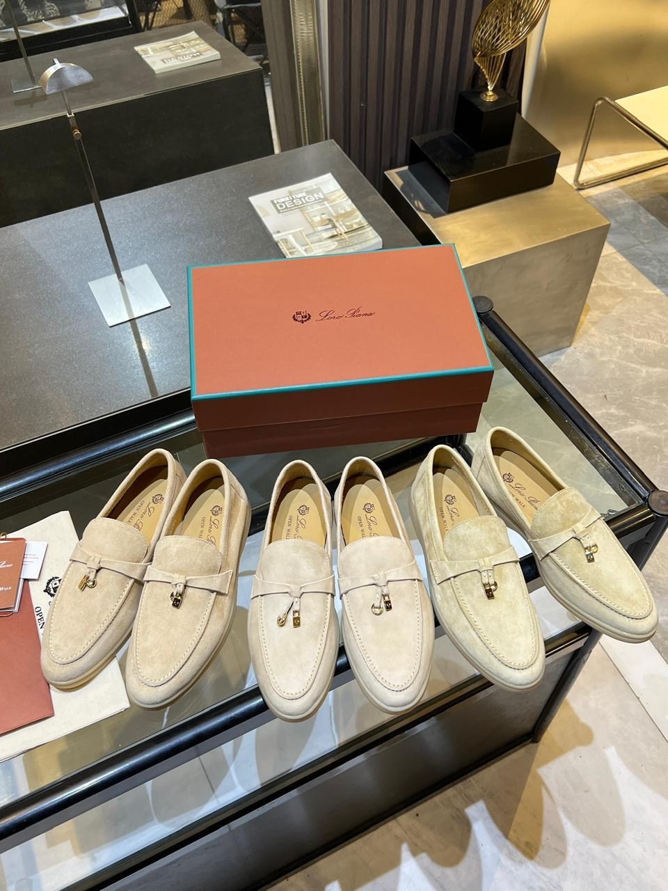 лоферы loro piana женские,лоферы loro piana,мокасины лоро пиано женские,женские лоферы loro piana new collection замшевые светло-бежевые,