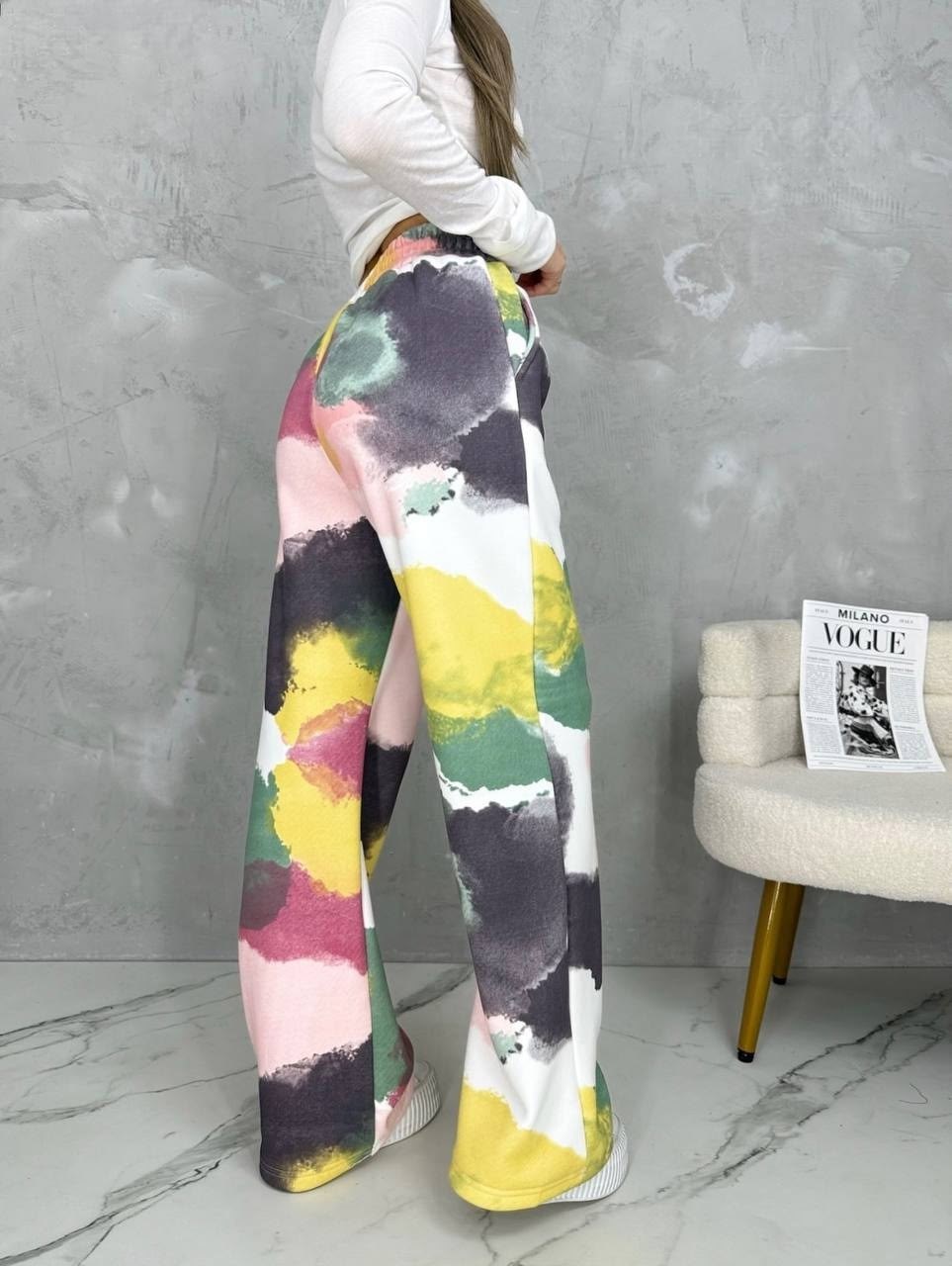 штаны женские,штаны на флисе,штаны с разноцветными штанинами,брюки широкие,радужные штаны