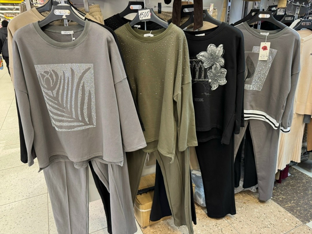 свитшот и брюки,,трикотажные костюмы,женские костюмы,повседневный костюм