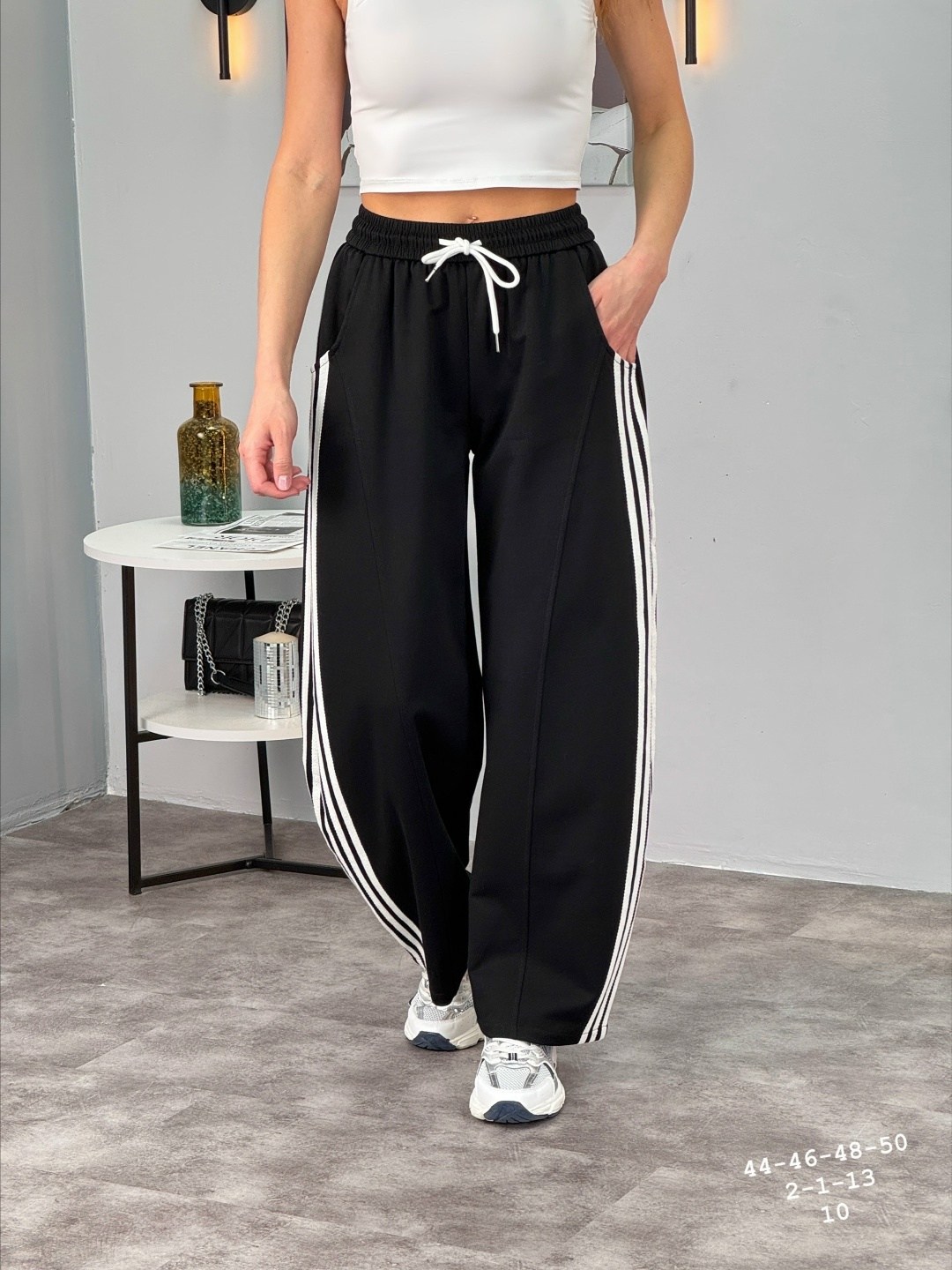 спортивные штаны,спортивные женские штаны,брюки спортивные,спортивные женские штаны с лампасами,спортивные штаны adidas