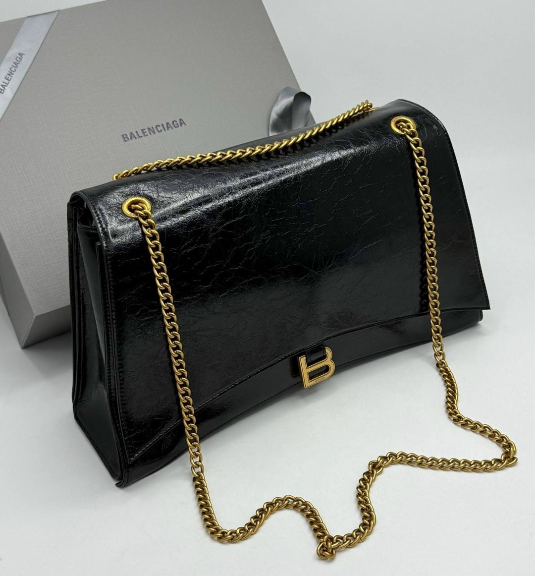 сумка женская balenciaga,сумка balenciaga,сумка balenciaga 30х16 натуральная кожа,balenciaga сумка на плечо,сумка на цепочке в стиле песочных часов balenciaga