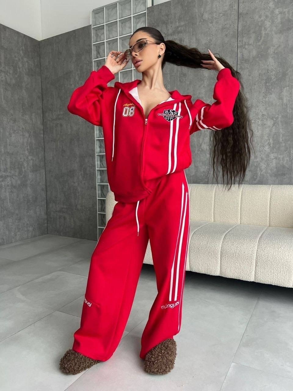 стильные костюмы,женский спортивный костюм,женский костюм,спортивный костюм,стильные женские костюмы