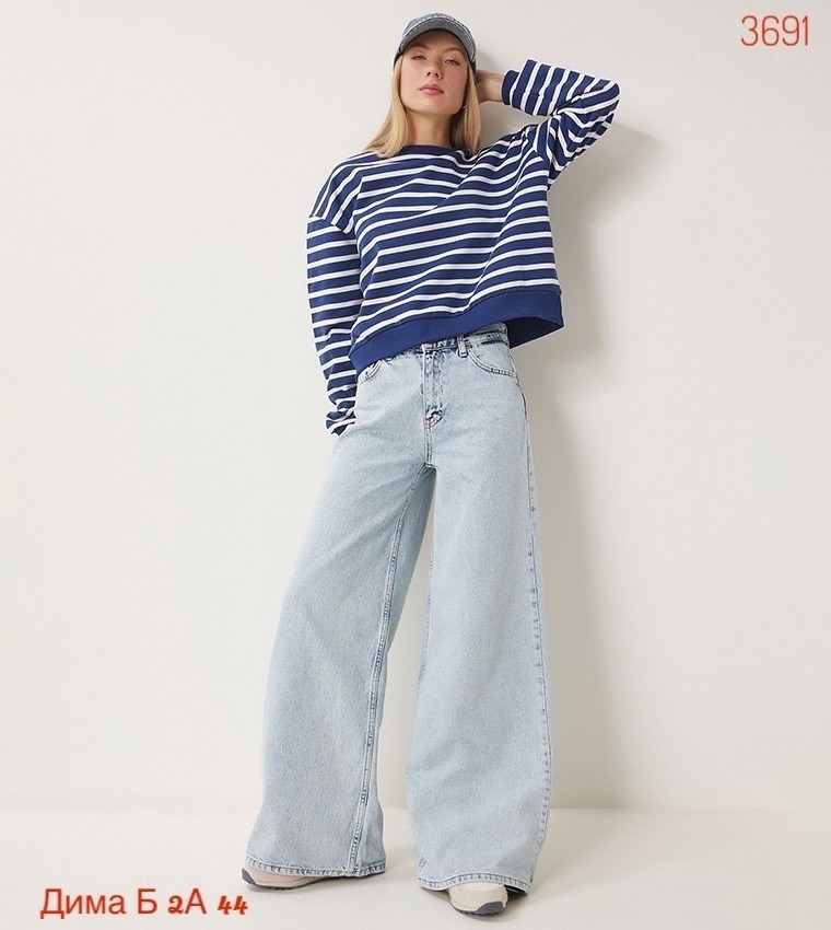 женские джинсы,голубые джинсы,джинсы джинсы,свитшот женский,женские широкие джинсы