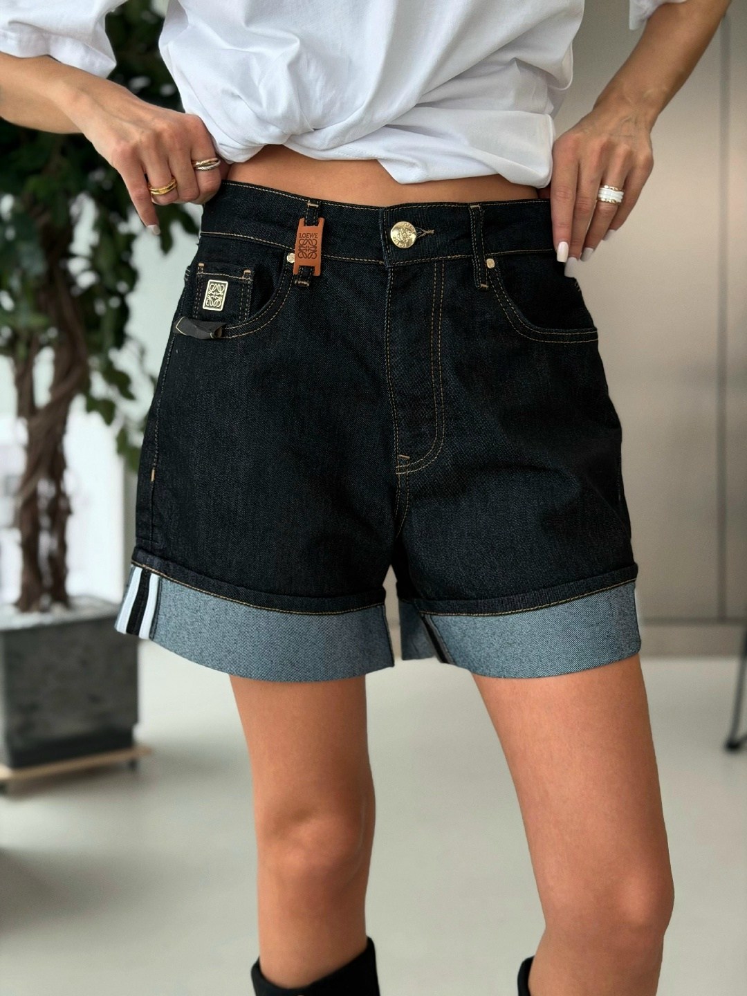 джинсовые шорты,шорты джинсовые женская,образ с шортами,мода стиль