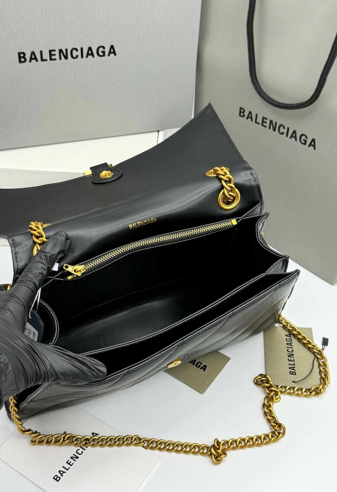 сумки balenciaga,balenciaga сумка на плечо,стеганая сумка balenciaga crush черный,баленсиага краш сумка,сумка женская balenciaga
