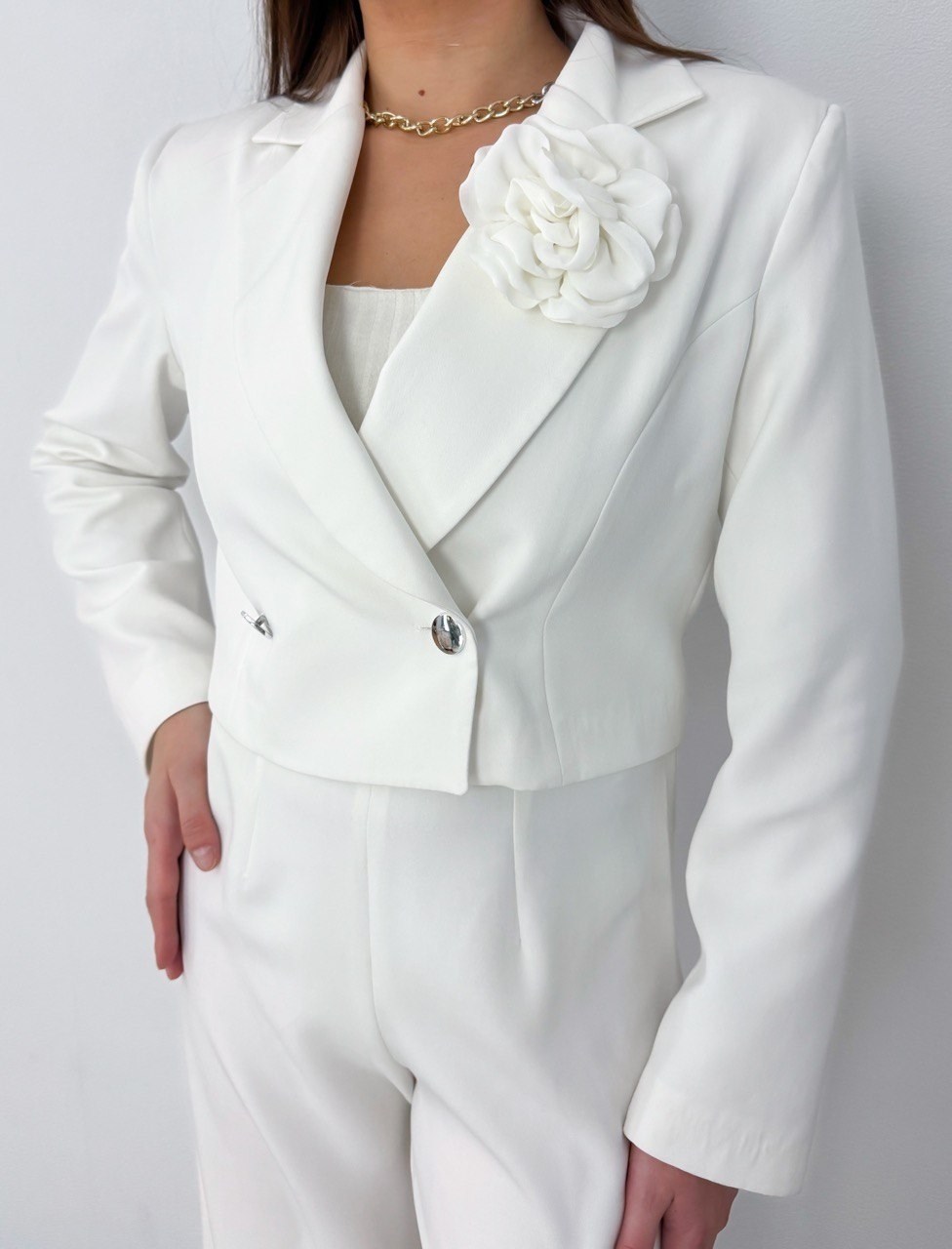 брючный костюм с укороченным пиджаком,женский костюм с брюками палаццо и пиджаком,женские брючные костюмы,белый брючный костюм,костюм брючный 1993 белый dilanavip