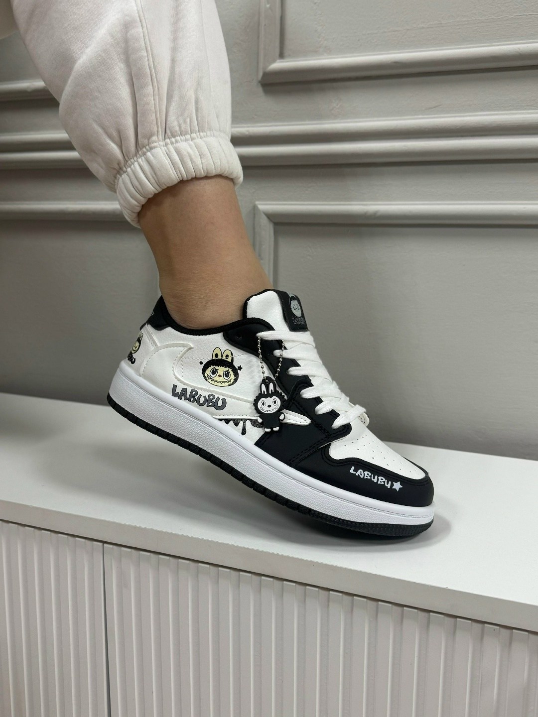 ,женские кроссовки,кроссовки с хеллоу китти,кроссовки для девушек,кроссовки sanrio