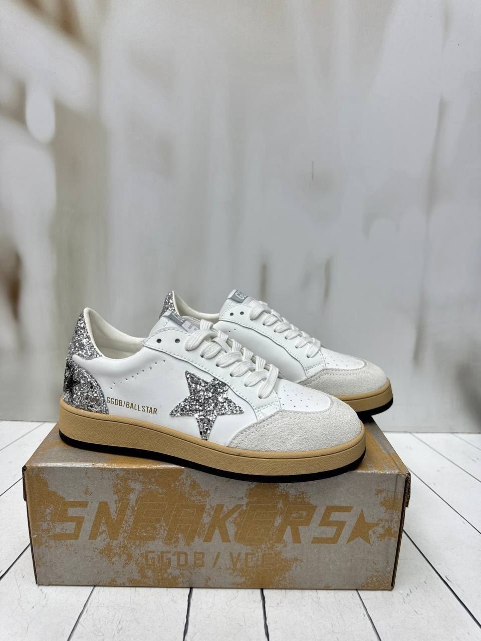 golden goose кеды ball star с блестками белый,кеды женские golden goose ball star белые 38 eu,кроссовки golden goose wmns ball star white beige silver glitter,golden goose кеды ball star белый,