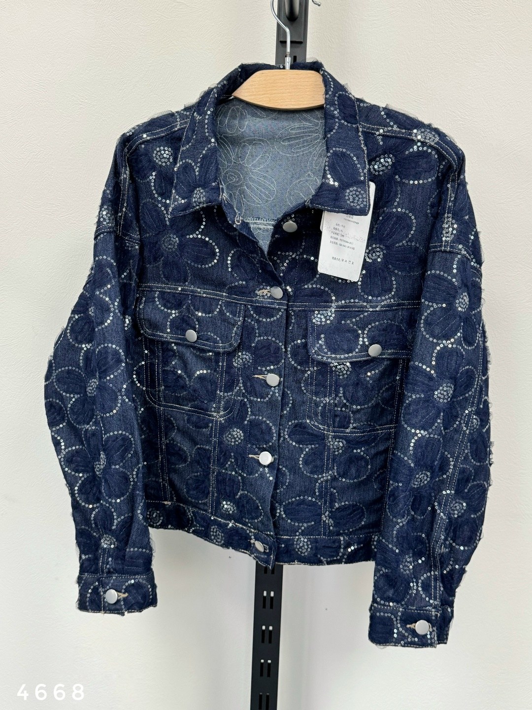 остин джинсовая куртка женская,джинсовая куртка,куртка джинсовая louis vuitton,джинсовая куртка с принтом,модные джинсовые куртки