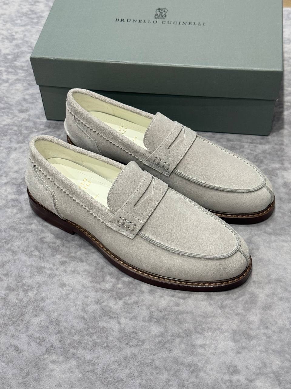 замшевые лоферы brunello cucinelli,лоферы brunello cucinelli,лоферы мужские brunello cucinelli,brunello cucinelli  мужская лоферы,мужские замшевые лоферы brunello cucinelli 2026-2026 светло-серые