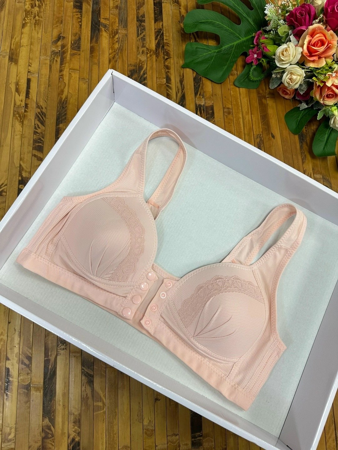 лифчик с застежкой спереди,бюстгальтер с застежкой спереди,бюстгальтер с застежкой спереди женский,бюстгальтер для женщин,женские бюстгальтеры