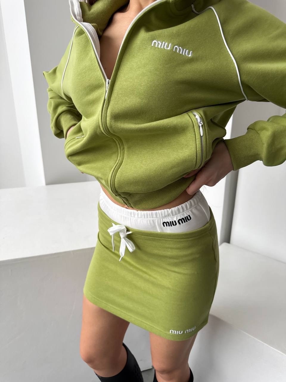 костюм,костюм с юбкой,одежда модная,спортивные костюм