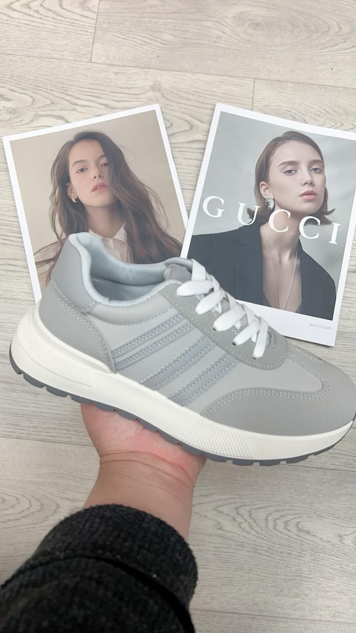 женские кроссовки,,кроссовки модные,повседневные кроссовки,кроссовка