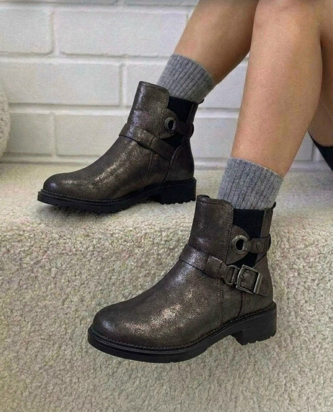 женские ботинки,, женская,модные ботинки,ботинка