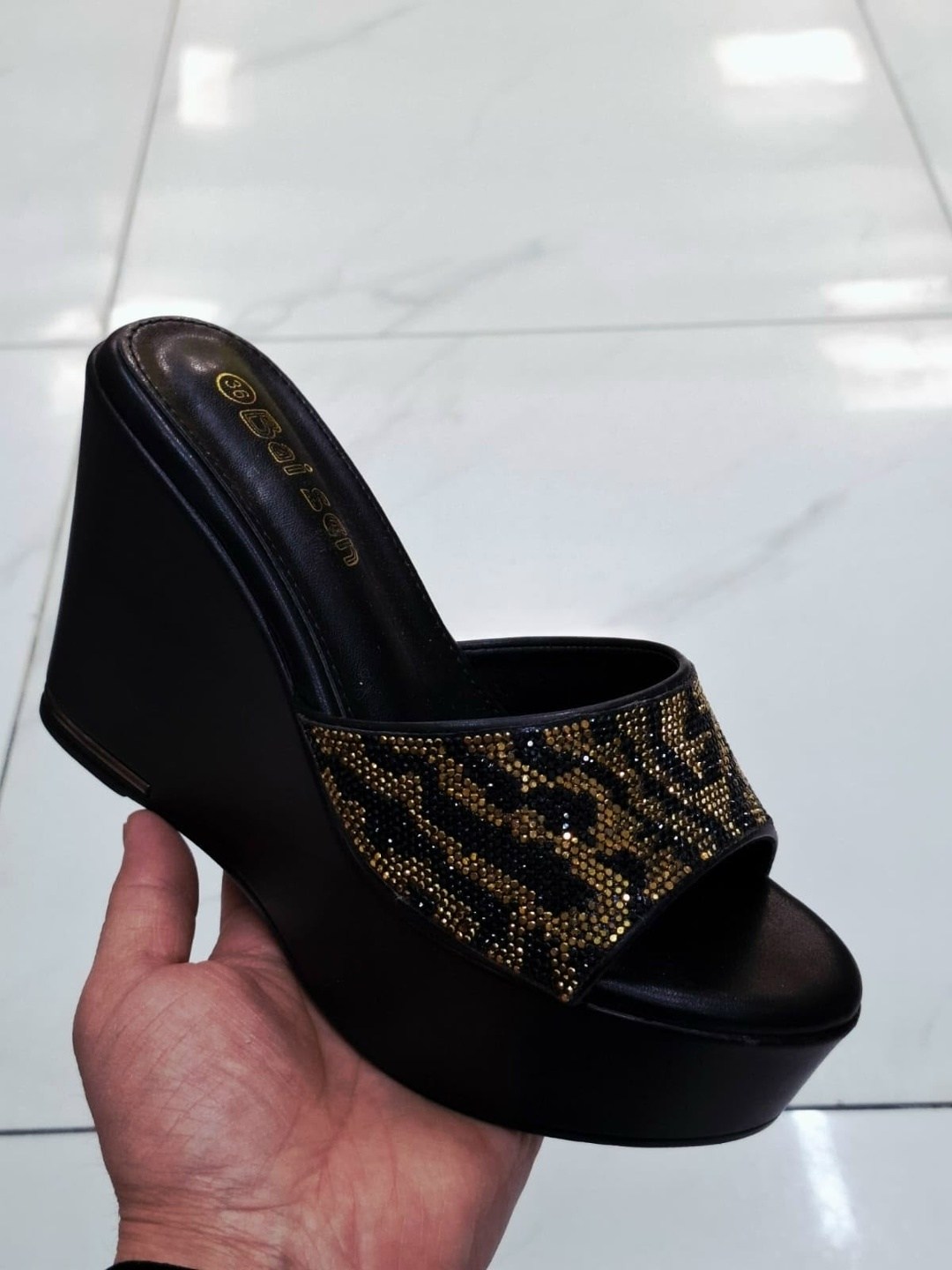 ,шлепки на платформе,женские босоножки,шлепанцы женские,женская