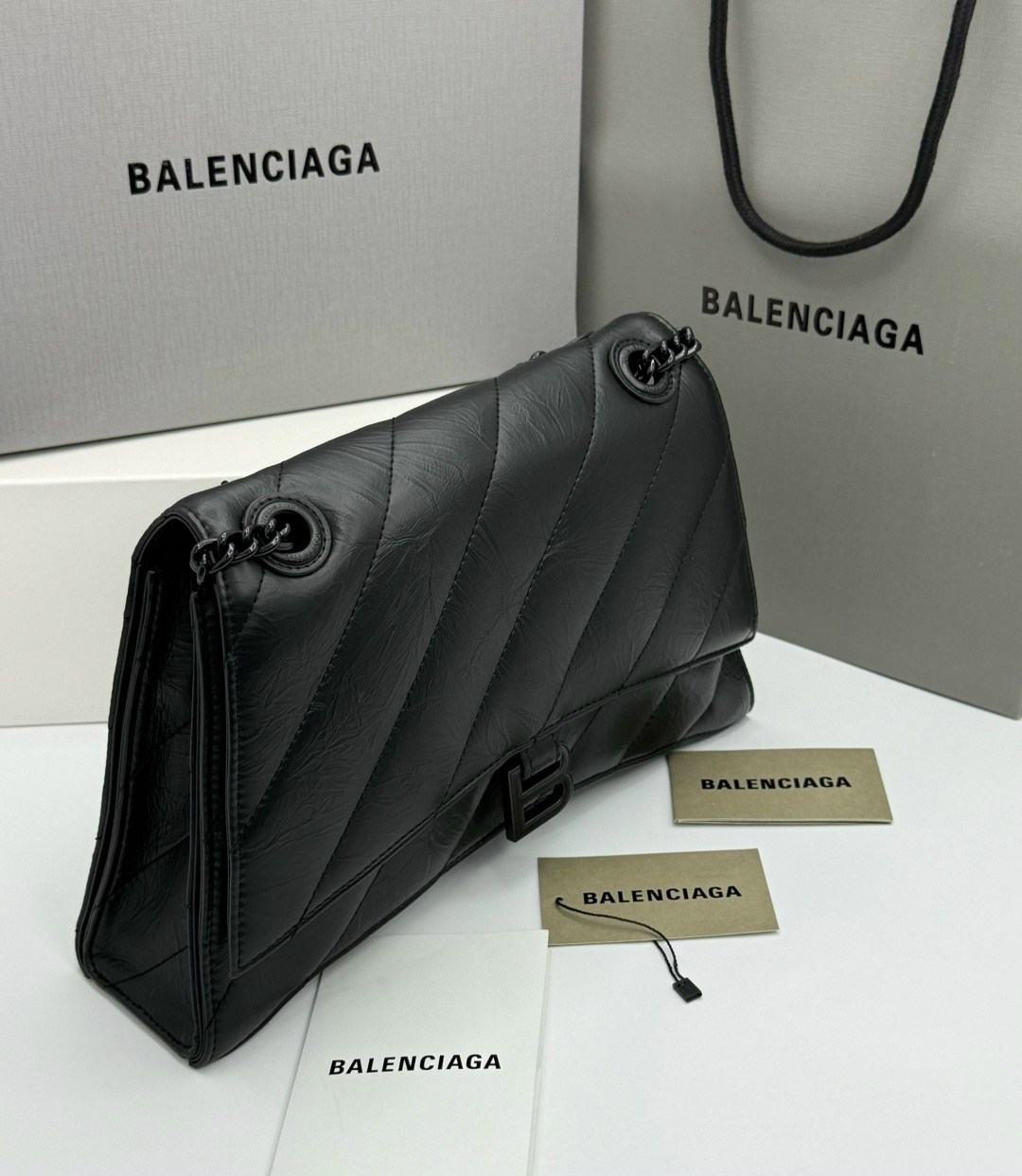 сумки balenciaga,balenciaga сумка на плечо,стеганая сумка balenciaga crush черный,баленсиага краш сумка,сумка женская balenciaga